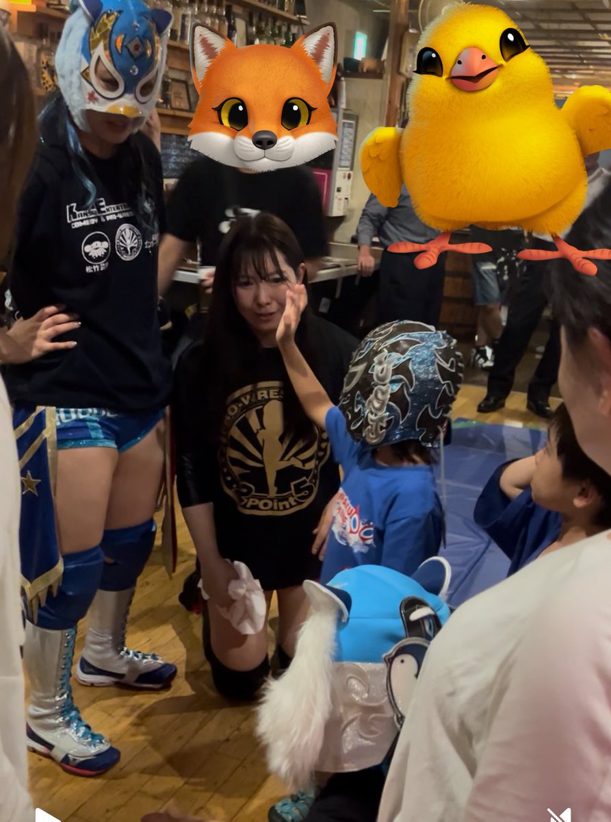 Cg4ueBgYOsI1T53's tweet photo. 第二試合
フライングペンギンvsレディせりな
ペンギンさん生歌嬉しく、せりな選手長身で力強いレスラー、2p5の試合も観に行きたくなりました。ミニペンギン乱入、怖くなって泣いてしまいました、しかし試合後仲直り!!優しい心遣いで有難うございました。
#王子様タイム3
#2p5
#フライングペンギン https://t.co/ttV8hfsgSN