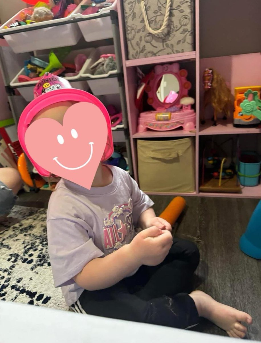 This just made our day! We received the sweetest message about a 4-year-old girl who absolutely adores firefighters. Her excitement went through the roof when she spotted one of our amazing female firefighters on shift! ❤️

This little one truly is the future of firefighting, and