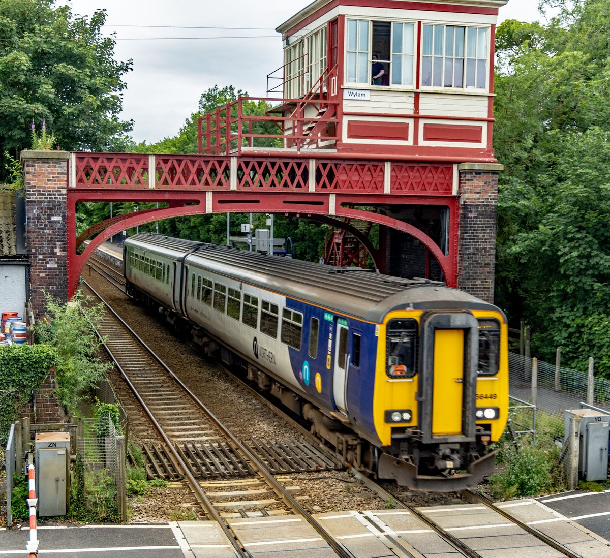 LesPiggypics's tweet image. Wylam at teatime on the Tyne Valley Line. Canon EOS R2 mark II and RF24-105mm f/4L. @CanonUKandIE @N_landCouncil @northernassist  #class156 #class158 #wylam @ScenicRailBrit