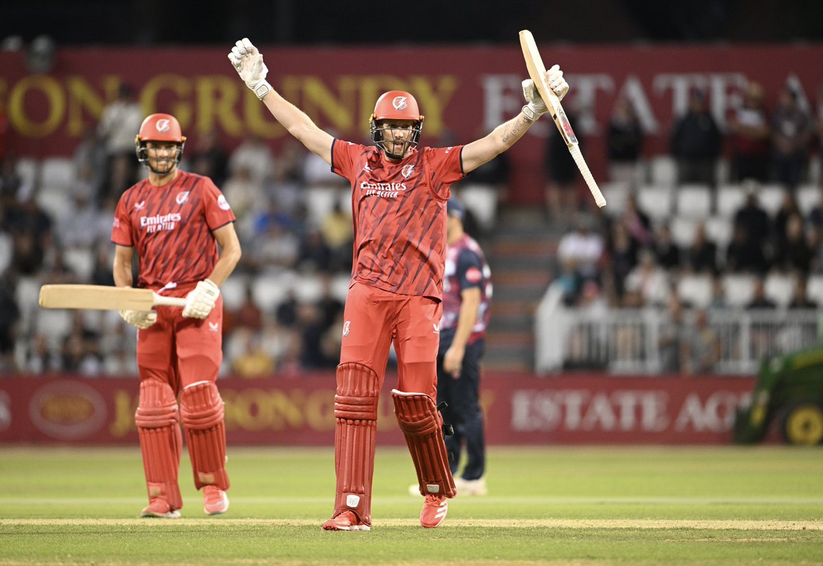 ladamscricket's tweet image. Cometh the hour, cometh the Dave 🤩🤩