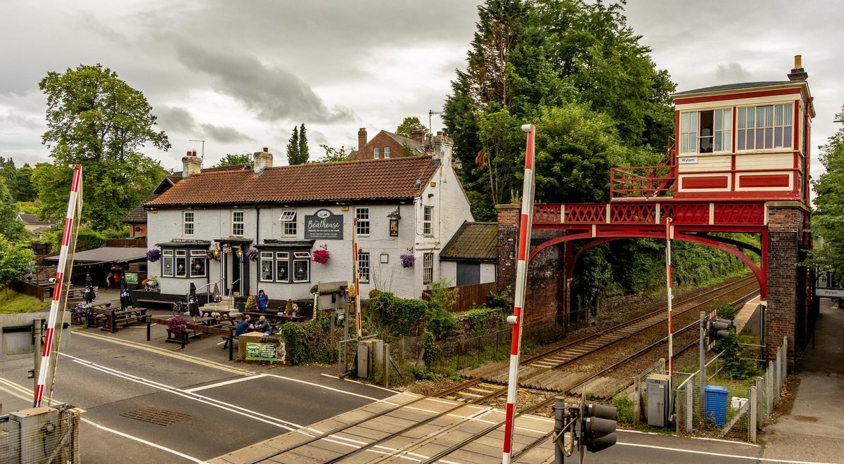 LesPiggypics's tweet image. Wylam at teatime on the Tyne Valley Line. Canon EOS R2 mark II and RF24-105mm f/4L. @CanonUKandIE @N_landCouncil @northernassist  #class156 #class158 #wylam @ScenicRailBrit
