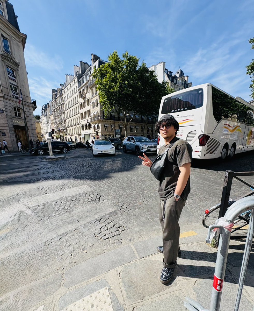 ryt_suzuki's tweet photo. おはようございます。
おやすみなさい。🇫🇷 https://t.co/CAwXuzBLn6