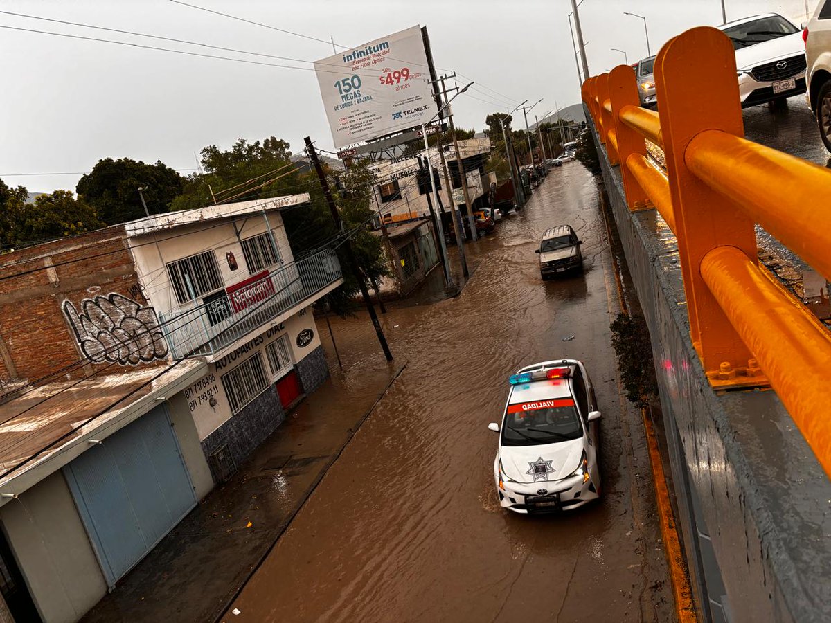 redespoder.com/noticias/inund…

El centro y poniente de Torreón se colapsaron de un momento a otro. No fue una lluvia de horas. Fue una intensa precipitación que alcanzó alrededor de 25 minutos de duración.