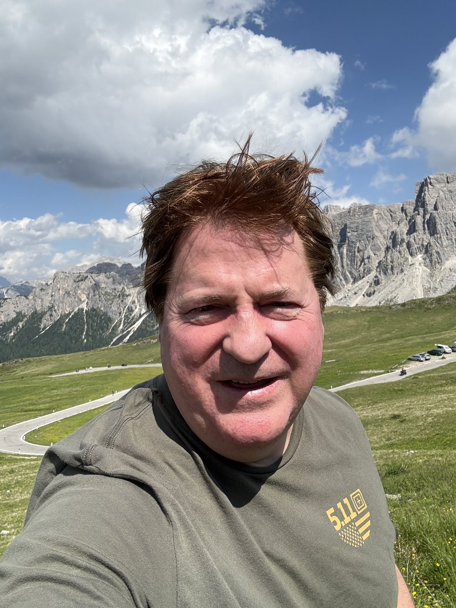 combathistorian's tweet image. Retracing the footsteps of Steve Hall — Passo Di Giau. #TheBrennerAssignment