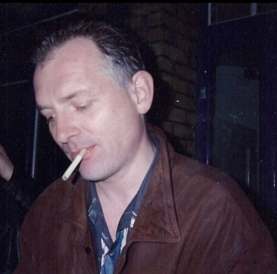 Emmy18261's tweet photo. #rikmayall
#Oasis
#TalkingBottom
#goodnightrik
No, I'm not at Cardiff
Prefer to read that Bottom book!
My choice anyway!
Goodnight!❤️ https://t.co/91SERvtdcP