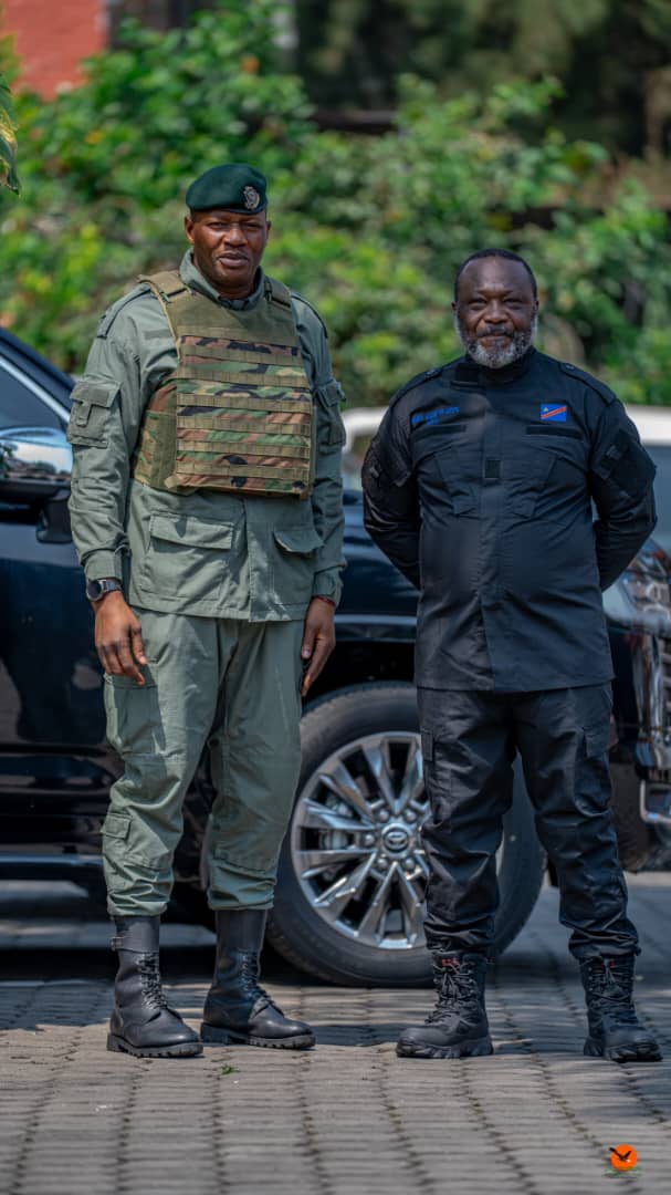 Bo ndeko etalaka makila te, Ba yaya Nzambe apesa nga na révolution Ya Law ( <a href="/LawrenceKanyuka/">Lawrence KANYUKA</a> ) 
Na Ya Le Magicien Prêtre ! ( <a href="/HenryMagie51/">henry magie wa LIFETU</a> ) . 
Beaucoup d'amour pour vous mes grands frères❤🇨🇩