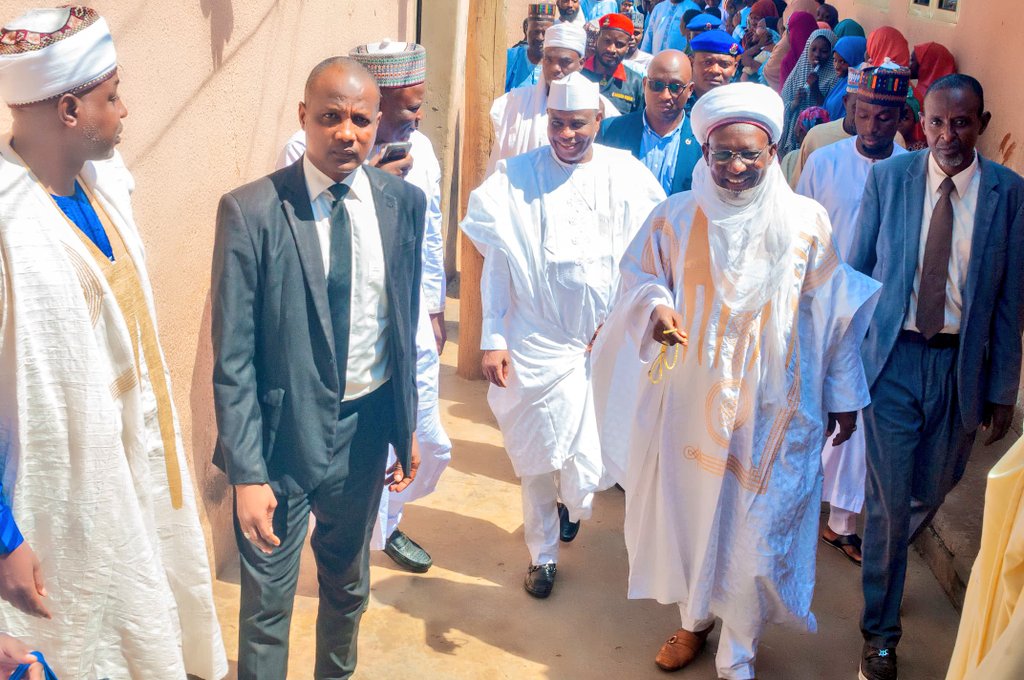 AWTambuwal's tweet image. Earlier today in Sokoto, I visited Bello Galadanci, my longtime personal photographer, to condole with him over the passing of his beloved father, Malam Abdullahi Muhammad Galadanchi.
Bello has worked closely with me since my tenure as Governor and has remained a dedicated,…