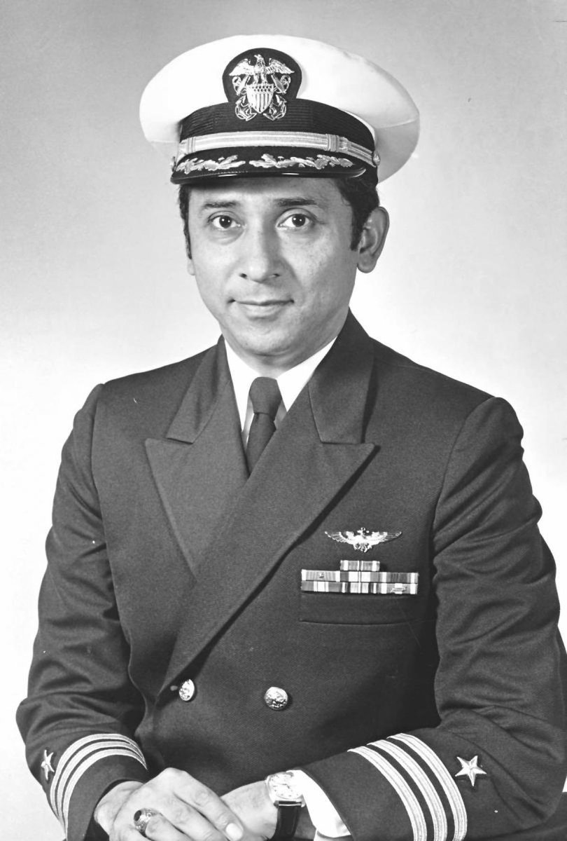 nixonfoundation's tweet image. Commander Everett Alvarez Jr. — one of America’s longest-held POWs — keynoted the Independence Day celebration at @USNatArchives.
A decorated Naval Aviator, he was held 8.5 years in N. Vietnam. We’re proud he serves as Director Emeritus of the Nixon Foundation. 🇺🇸