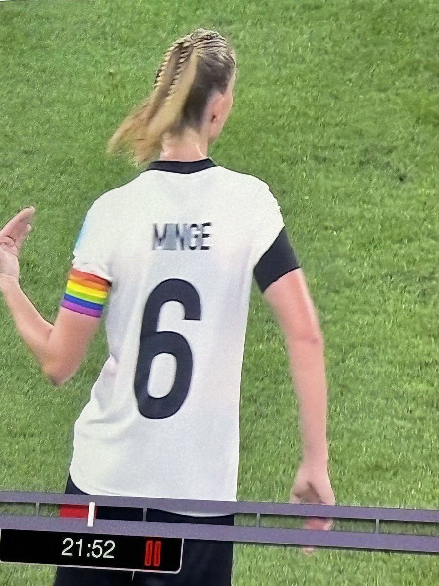 Bet she’s a right fanny