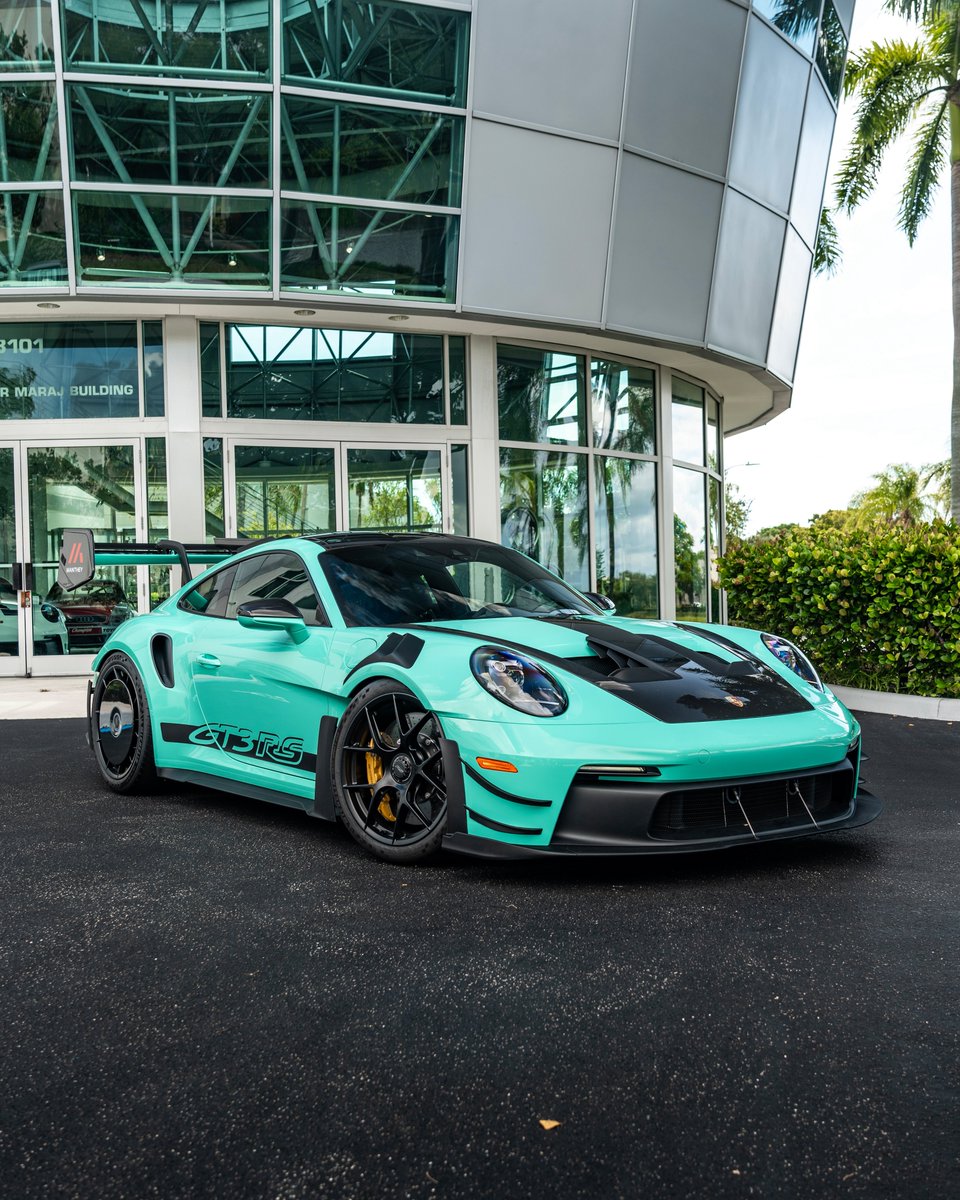 KFLETCH___'s tweet image. New work for Porsche. The $17,000 Mint Green Paint, Manthey Racing GT3RS. Happy 4th everyone 🇺🇸