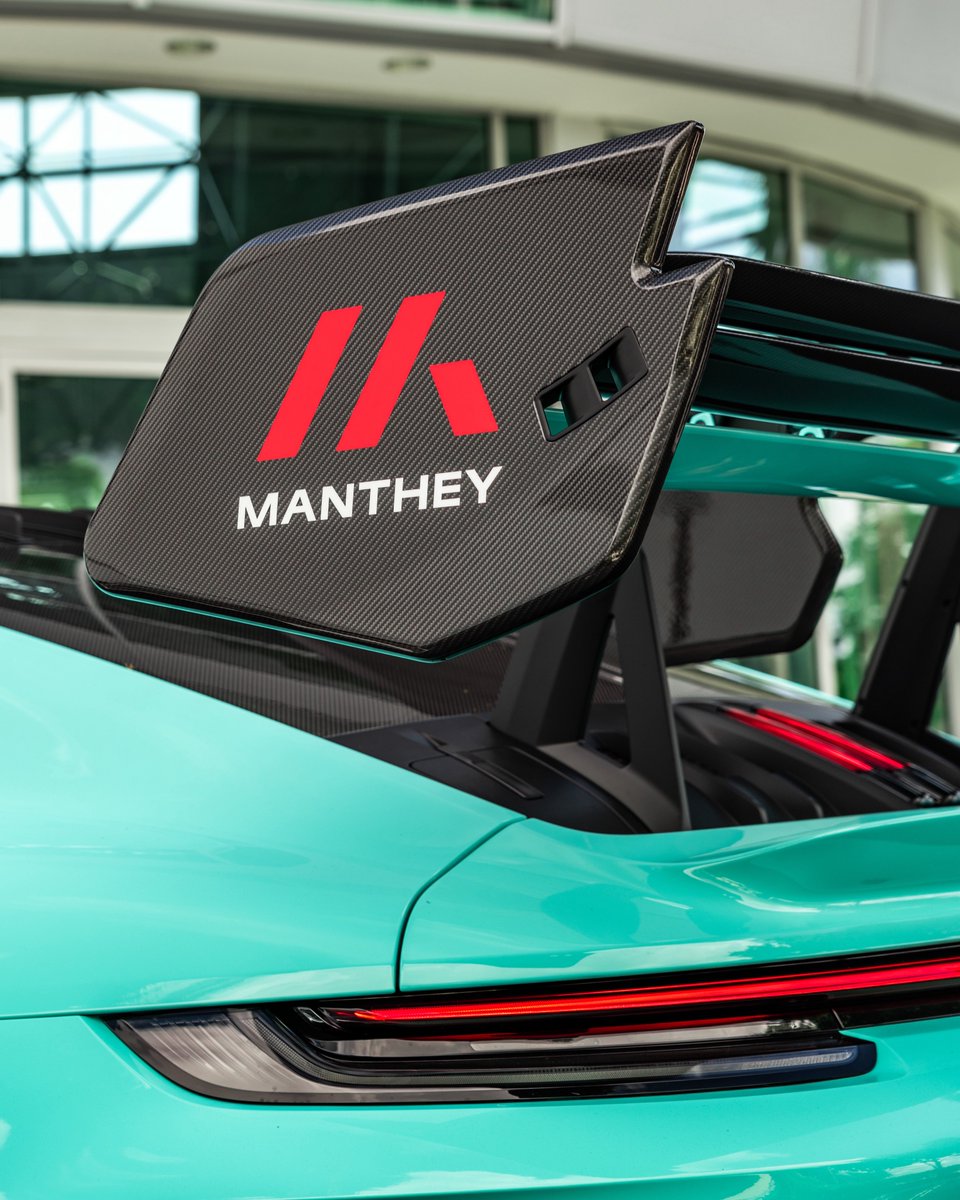 KFLETCH___'s tweet image. New work for Porsche. The $17,000 Mint Green Paint, Manthey Racing GT3RS. Happy 4th everyone 🇺🇸