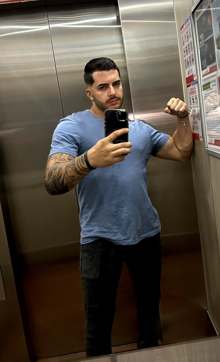 Hey there. Enjoy every time 🥰🥰☄️🔥🥳
#model #modelo #onlyfans