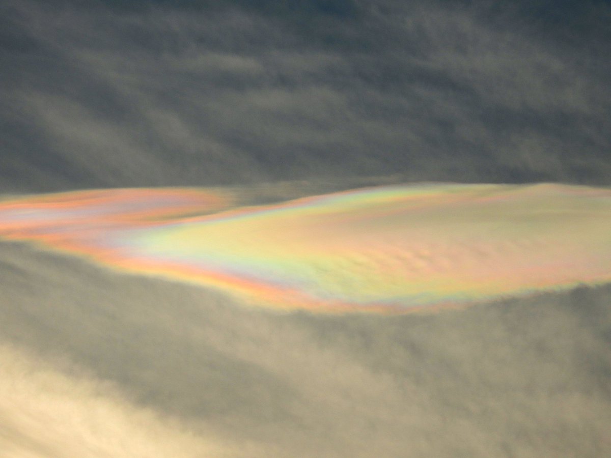 BC (@mildthing99) on Twitter photo A superb #iridescence fest over the #SurreyHills #irisation #MotherOfPearl at a relatively comfortable distance from the sun
<a href="/SurreyHillsNL/">Surrey Hills National Landscape</a> <a href="/CloudAppSoc/">Cloud Appreciation Society</a> <a href="/StormHour/">#StormHour</a> <a href="/metoffice/">Met Office</a> <a href="/ThePhotoHour/">#ThePhotoHour</a> <a href="/PeterGWeather/">Peter Gibbs</a> <a href="/liamdutton/">Liam Dutton | Weather Presenter & Meteorologist</a> #StormHour #loveukweather #getoutside #CloudShapes A superb #iridescence fest over the #SurreyHills #irisation #MotherOfPearl at a relatively comfortable distance from the sun
<a href="/SurreyHillsNL/">Surrey Hills National Landscape</a> <a href="/CloudAppSoc/">Cloud Appreciation Society</a> <a href="/StormHour/">#StormHour</a> <a href="/metoffice/">Met Office</a> <a href="/ThePhotoHour/">#ThePhotoHour</a> <a href="/PeterGWeather/">Peter Gibbs</a> <a href="/liamdutton/">Liam Dutton | Weather Presenter & Meteorologist</a> #StormHour #loveukweather #getoutside #CloudShapes
