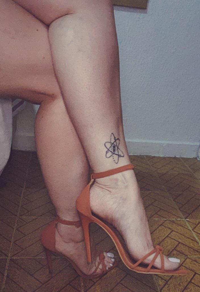 Eu to apaixonada e vou tomar no c* de novo por causa disso! Que ódio!