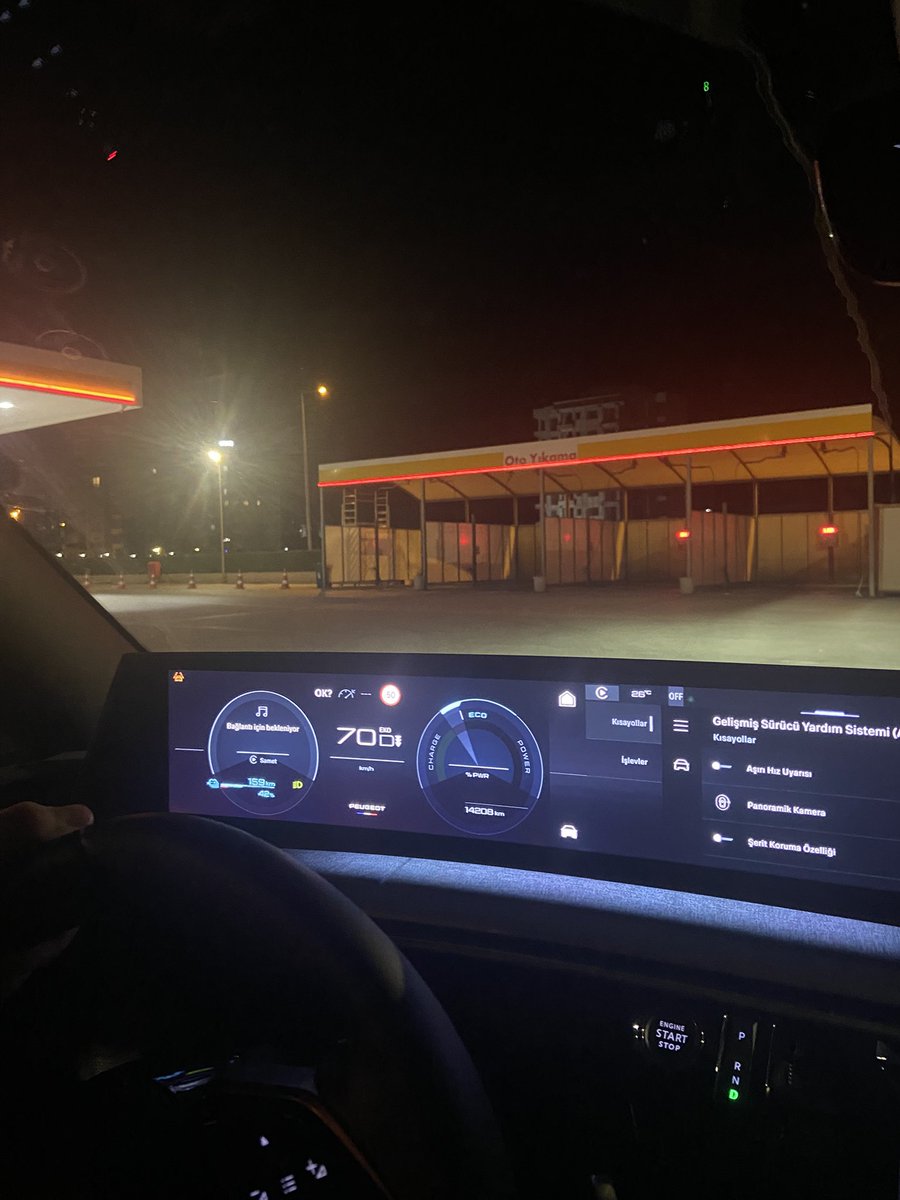 TahaGuldur's tweet photo. İyi Forumlar 2025Peugeot e3008 bazı sorunlar yaşıyorum. Araç durur haldeyken hız göstergesi 80 km gösteriyor. Sinyal verdiğimde ekranda sinyal görünmüyor ve küçük ekran hiç çalışmıyor.Şarj %20 iken bir anda %80’e çıkıyor ancak menzil bilgisi doğru gösteriyor bilgisi olan var mı? https://t.co/UB42tbesB4
