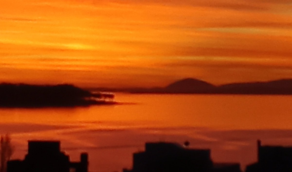 FitoSayago's tweet image. Fuego al atardecer. #puntadeleste #islagorritti #cerropandeazucar