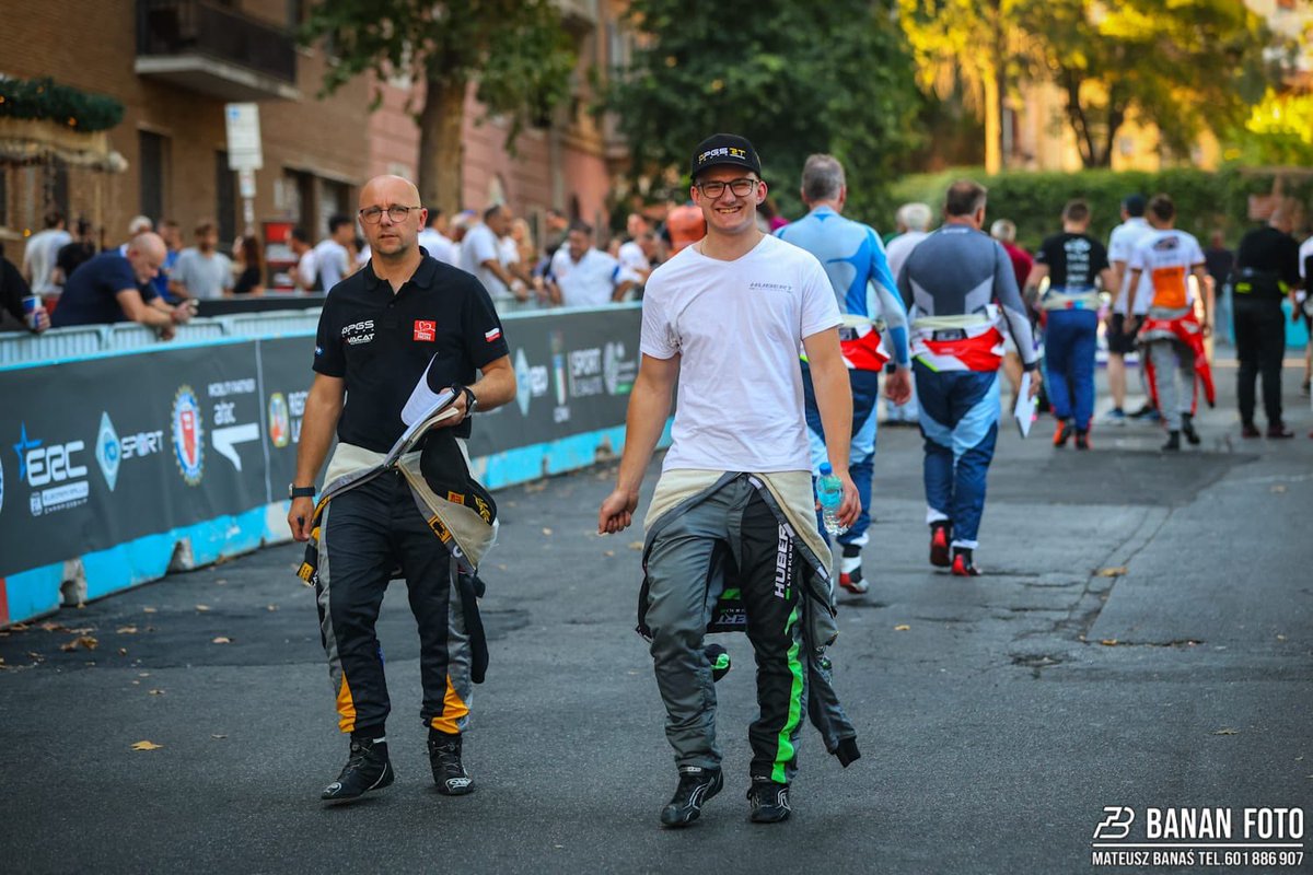Hubert_Laskowsk's tweet photo. We walked the first stage during recce – a calm start to settle in and find rhythm.
Opening ceremony, parade and SSS1 done – now it’s time to focus and build step by step.
📸 Banan Foto

#RallydiRoma #ERC3 #HubertLaskowski #PGSRallyTeam #FIAERC https://t.co/7X1HbGvCsO