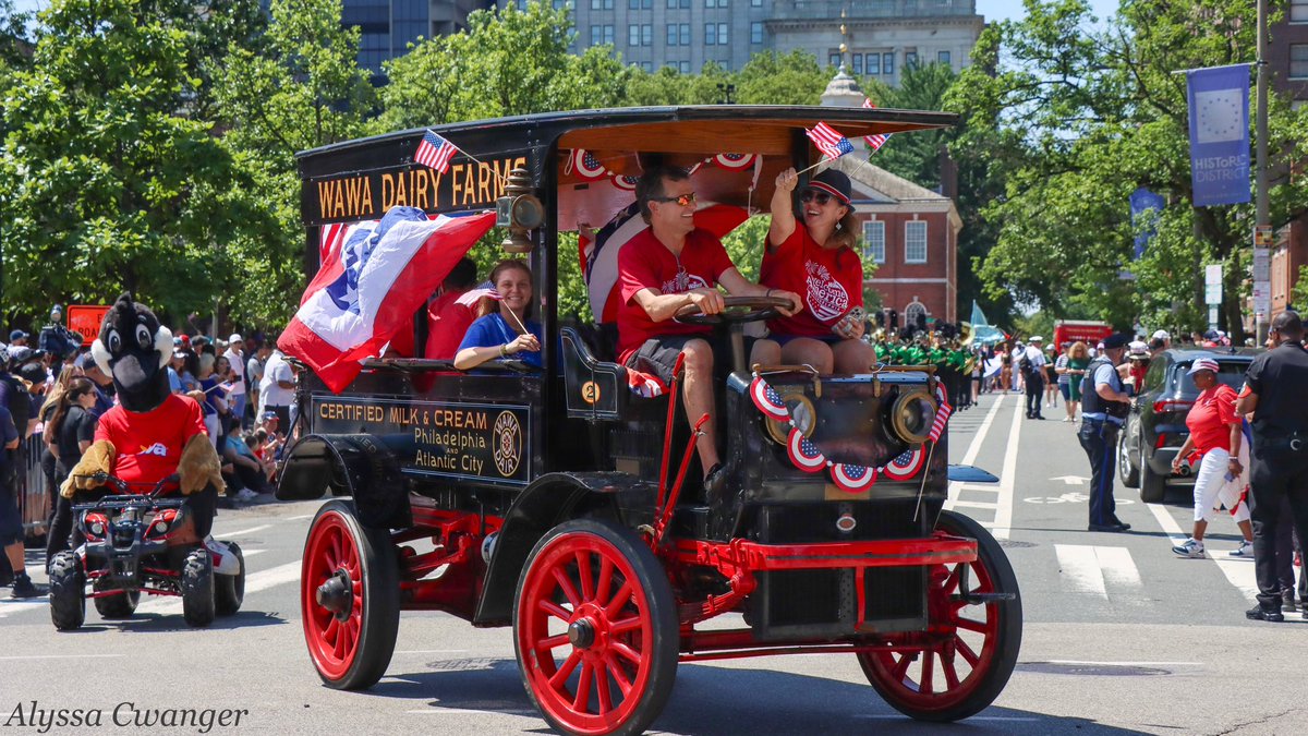 cwanger_alyssa's tweet image. A gorgeous July 4th today at the Salute to Independence Parade at Independence Mall in Philadelphia! @visitphilly @6abcWeather @Brittany_Boyer @PaytonDomschke @July4thPhilly @Wawa @INDEPENDENCENHP @BetsyRossHouse @discoverPHL @OldCityDistrict @PhiladelphiaGov @CanonUSA