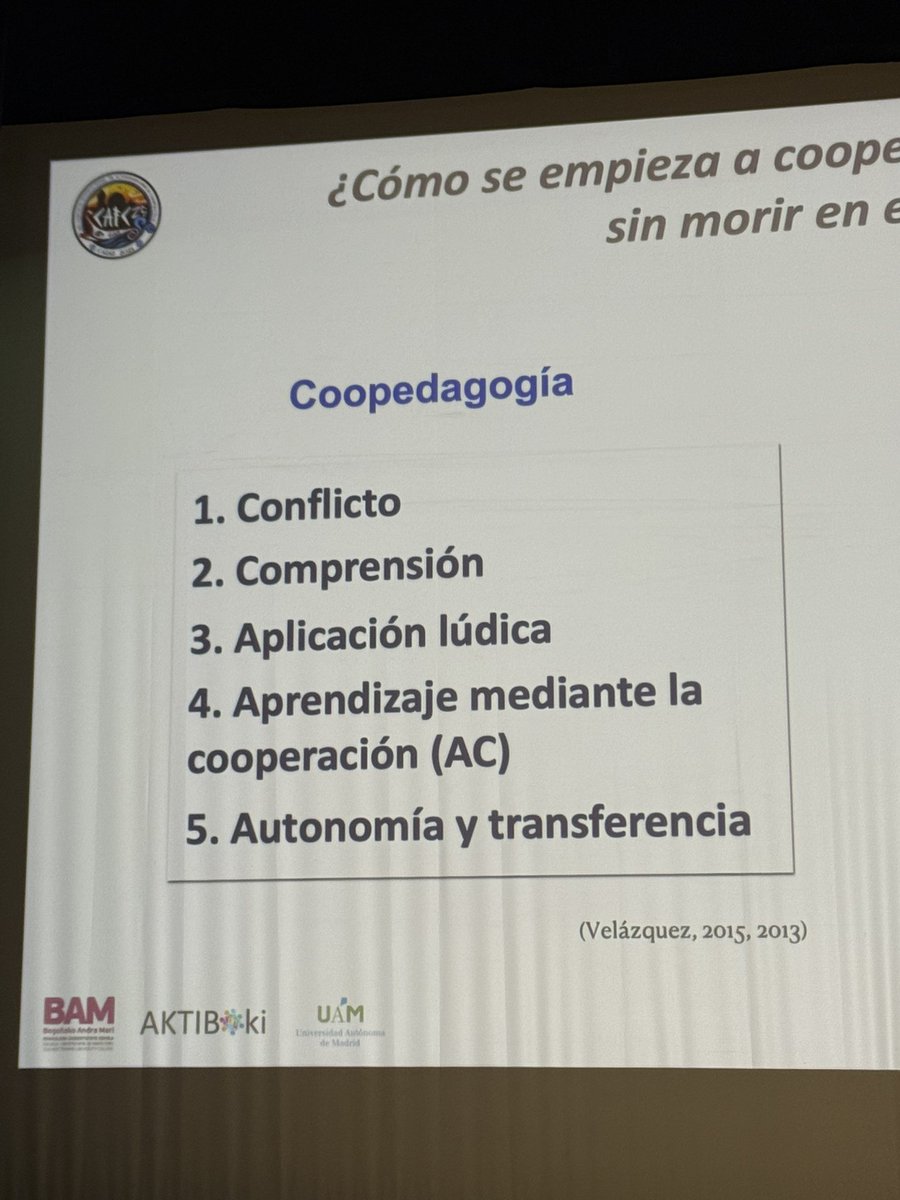 Espectacular cierre <a href="/CAfc2025/">CongresoAFC2025</a> en teatro 🎭 #TÍANORICA 🧩 “Cooperar sí… pero ¿cómo? <a href="/jonortu/">Jon Ortuondo</a> <a href="/AleaRoque/">Ana Pérez</a> 🧐"Las redes sociales y su uso masivo generan tendencias entre el profesorado, sobre todo novel, que reproduce estas prácticas sin pararse a pensar sobre su verdadero aporte"