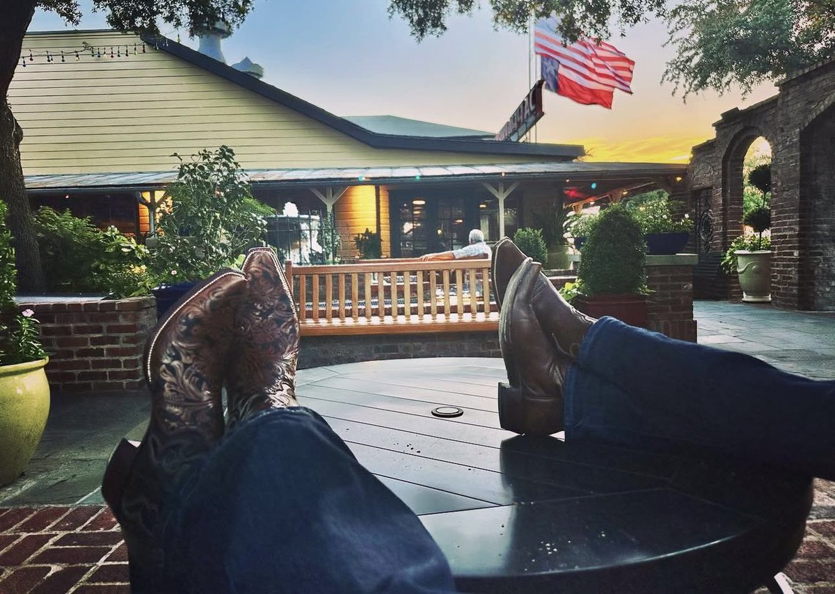 Happy 4th of July to all of our American friends here in Panama, the USA and around the world! <a href="/AmbCabrera/">Ambassador Kevin Marino Cabrera</a> <a href="/USAmbassadorPAN/">Embajador Kevin Marino Cabrera</a>