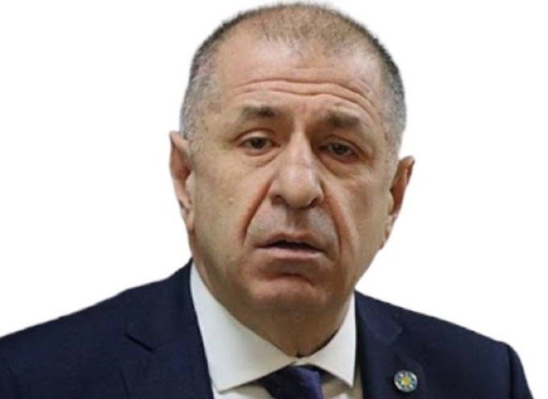 Adam parti kurmuş ama tek stratejisi düşman yaratmak, insanları birbirine kırdırarak var olmak. Bugüne kadar mültecileri hedef gösterip prim yaptı, şimdi de Kürtleri hedef alarak varlığını sürdürmeye çalışacak. Bu kadar zavallı, bu kadar aşağılık bir siyaset olur mu?