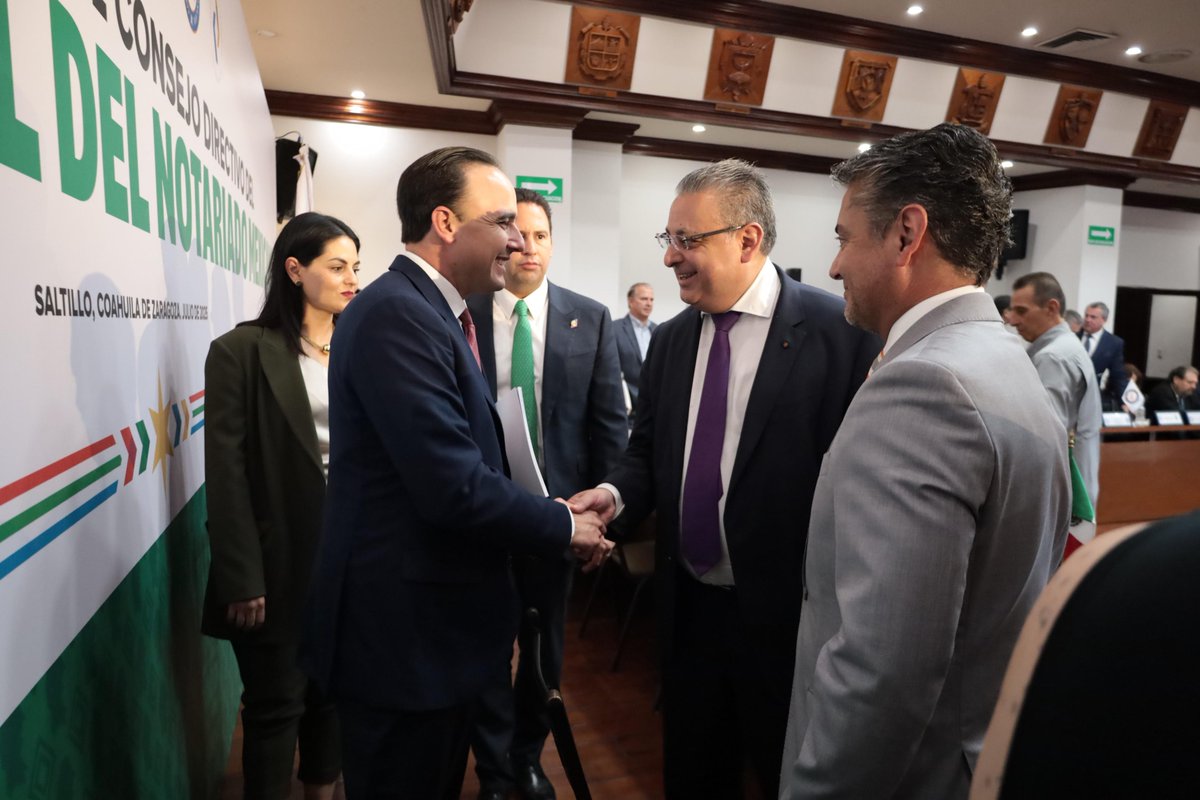 Notariado Mexicano (@notariadomex) on Twitter photo El presidente del @NotariadoMex, Not. Ricardo Vargas junto con el Gobernador de Coahuila (<a href="/GobDeCoahuila/">Gobierno de Coahuila</a>), Ing. Manolo Jiménez (<a href="/manolojim/">Manolo Jiménez Salinas</a>), firmaron el convenio de colaboración entre el gobierno de Coahuila, el #CNNM y el Colegio de Notarios de Coahuila, para la utilización del El presidente del @NotariadoMex, Not. Ricardo Vargas junto con el Gobernador de Coahuila (<a href="/GobDeCoahuila/">Gobierno de Coahuila</a>), Ing. Manolo Jiménez (<a href="/manolojim/">Manolo Jiménez Salinas</a>), firmaron el convenio de colaboración entre el gobierno de Coahuila, el #CNNM y el Colegio de Notarios de Coahuila, para la utilización del