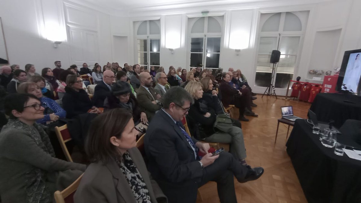 Un cierre que nos deja pensando y con ganas de más✨ 
Finalizó el ciclo “Pioneras transatlánticas en tiempo de hombres (1930–1970)” con un encuentro dedicado a Maruja Mallo y Norah Borges. Gracias a la <a href="/EmbEspArgentina/">Embajada de España en Argentina</a>, al <a href="/CCEBA/">CCEBA</a> y a todos los que hicieron posible este ciclo 👏