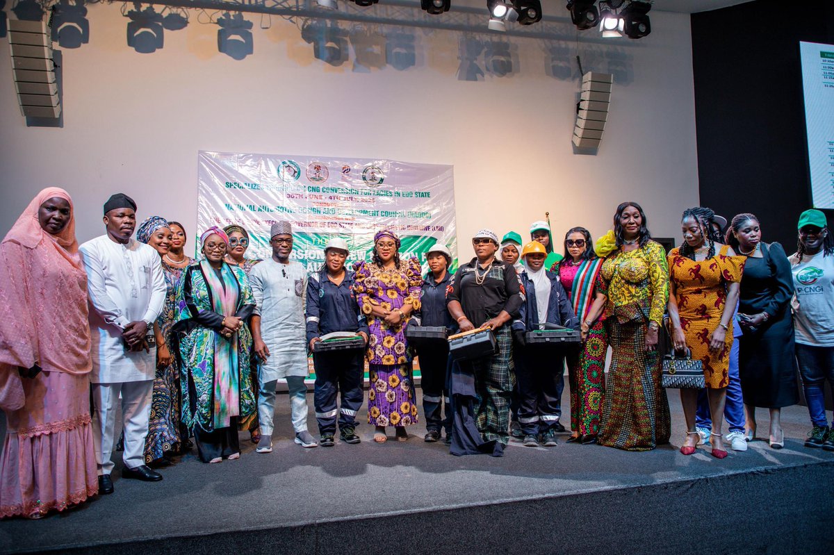 oluosanip's tweet image. NADDC and Edo State Govt trained 50 Women Technicians on CNG Conversion.
This milestone advances our vision for an inclusive, innovative automotive sector and supports Nigeria’s transition to cleaner energy solutions.
#WomenInAutomotive #CNGConversion