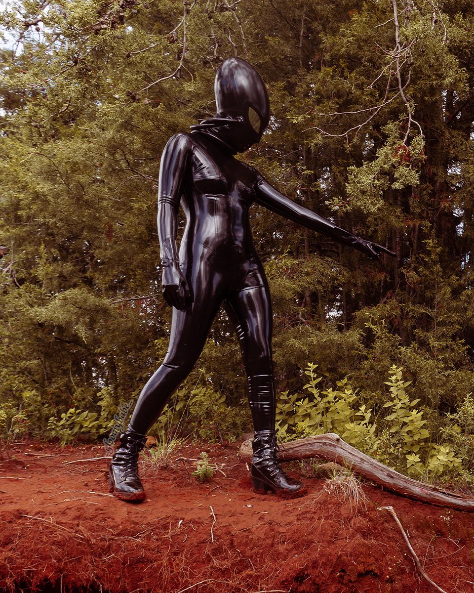 Ready to explore everything in this world

#latex #latexalien #latexgirl #latexmexico