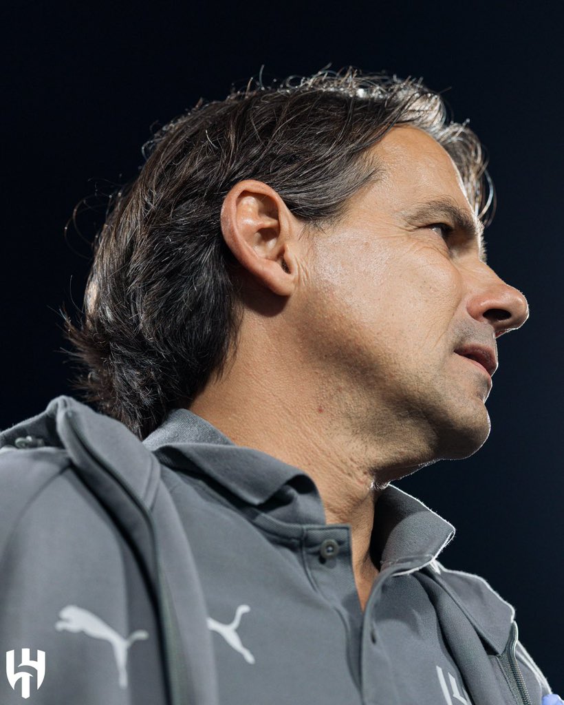 مهما حدث من سيناريوهات ظالمة لن انساكم .. عندما يُذكر اول مونديال بنظامه الجديد سيُذكر اسم الهلال اولاً ثم البقية 

شكرا على كل لحظة تاريخية صنعها هذا النادي 💙