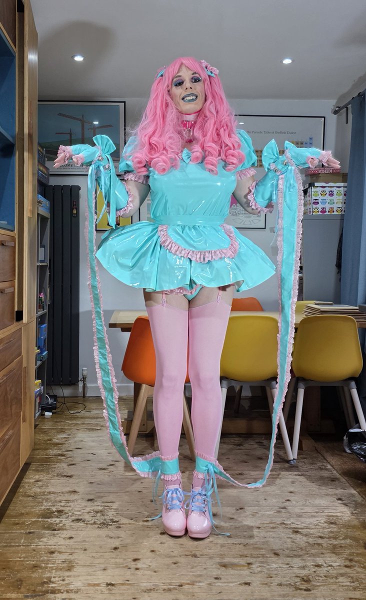 FiFi La Floof tweet media