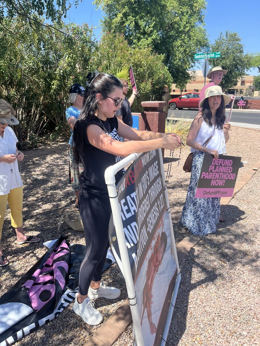 ConservativeKFC's tweet image. Planned Parenthood can go fund themselves!
I wanted to congratulate all my wonderful activists friends in the prolife movement who fought for this!
Trump’s Big Beautiful bill defunds Planned Parenthood and all abortion vendors of about $500 million for ONE YEAR! ✊🏼🇺🇸🎉🎉🎉👼🏻