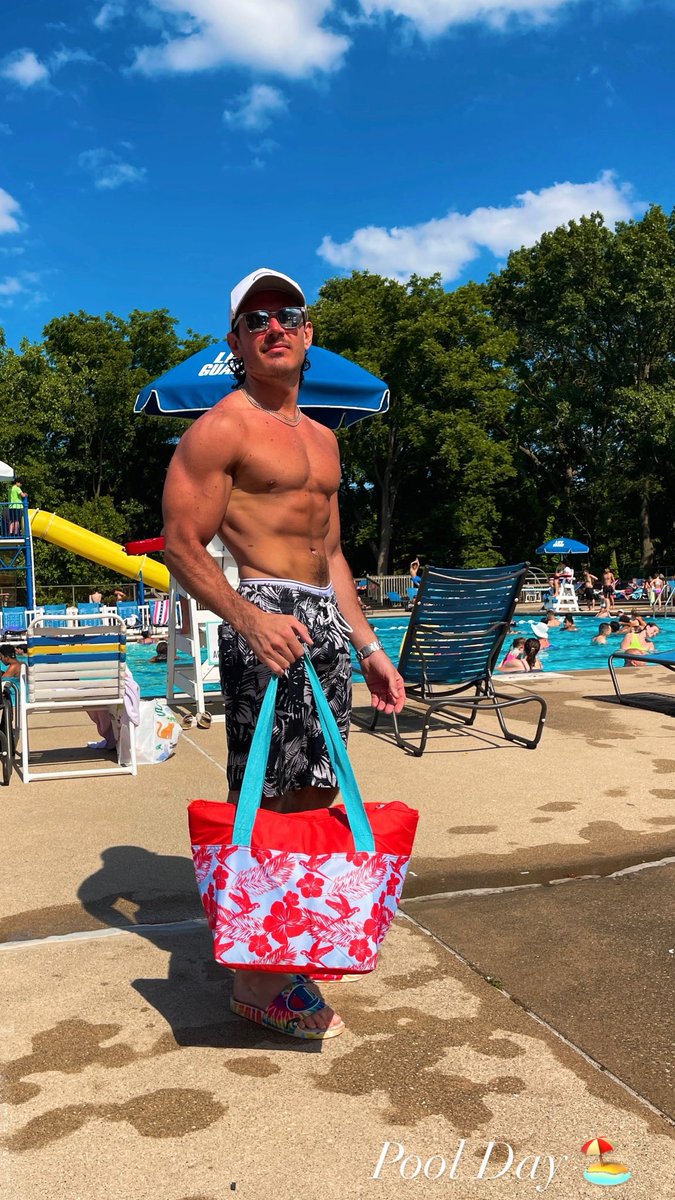 MKSART's tweet image. Happy 4th of July! 🇺🇸
#usa #4thofJuly #America #Happy4thofJuly #PoolParty #summer #swim #July4 #SummerVibes