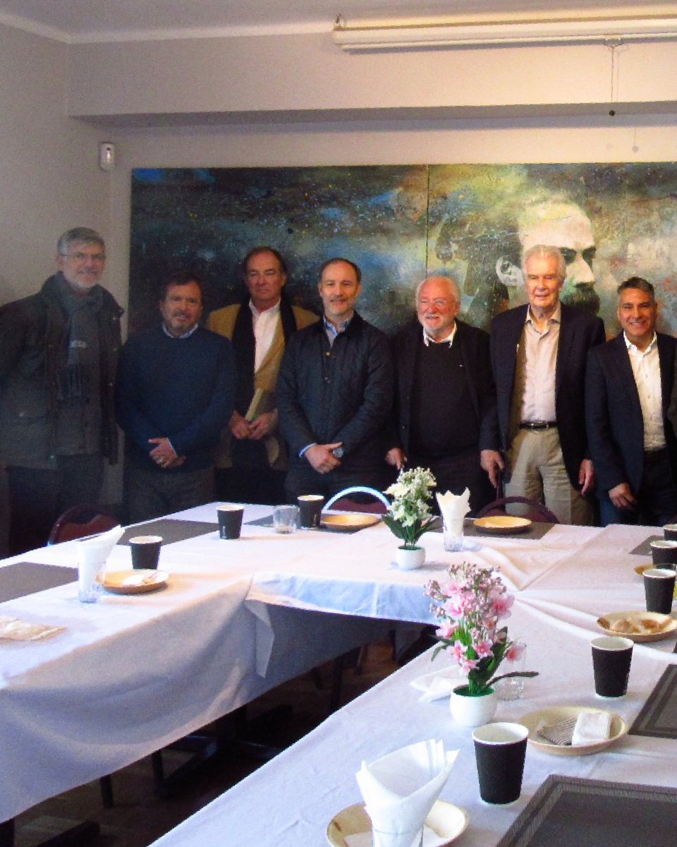 fbalmaceda's tweet photo. 🍽 Un almuerzo con Rolf Lüders

El día de hoy, en marco de nuestro ciclo mensual de almuerzos temáticos, tuvimos la visita de destacado economista, académico y ex ministro de Estado Rolf Lüders Schwarzenberg.

Conoce su reciente libro "El Puente" aquí:
https://t.co/jeiCmuNeTA https://t.co/gBqRTTl7j7