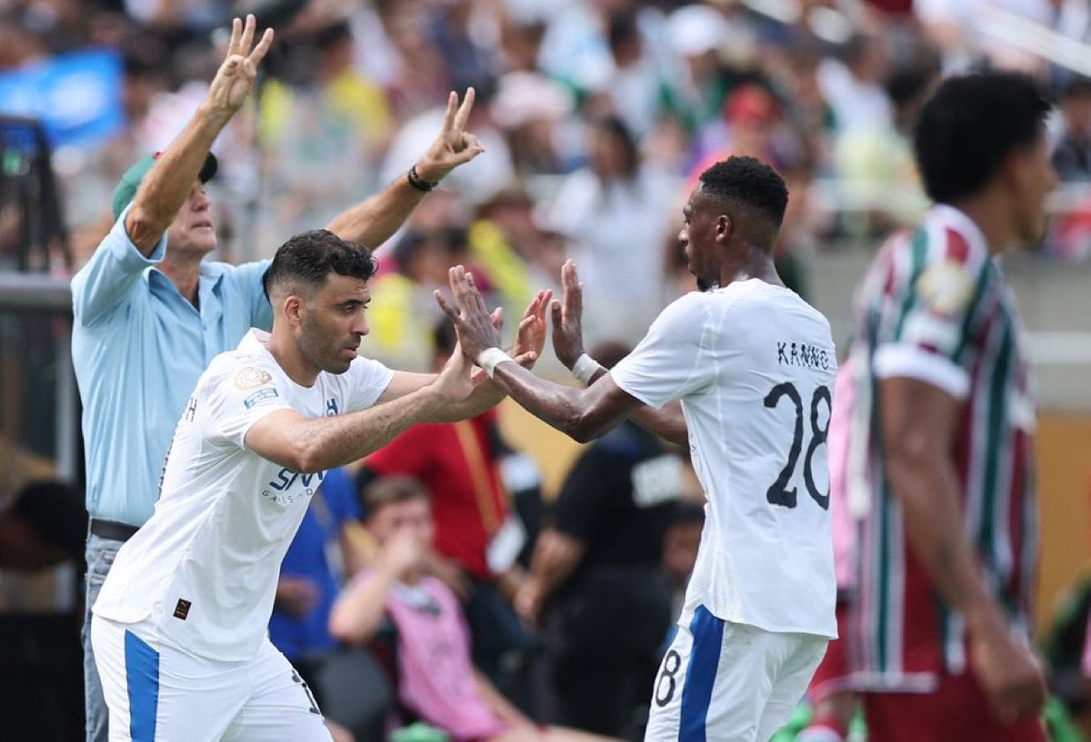 🚨 حمدالله أمام فلومينينسي :

• 15 دقيقة لعب
• 6 لمسات للكرة
• 2 تمريرتان ناجحتان
• مراوغة ناجحة
• التقييم: 6.5