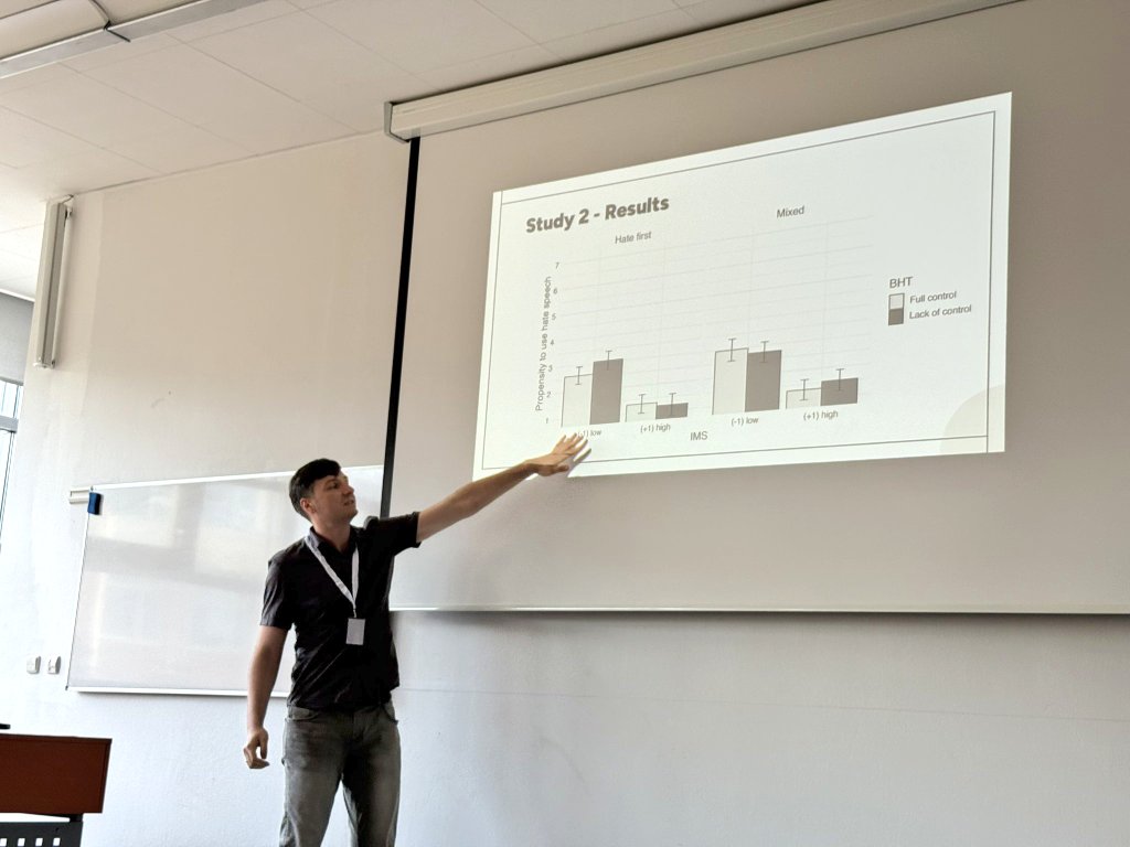 CenterUw's tweet image. Personal control deprivation affects people&apos;s ability to control their expression of prejudice. New insights on #hatespeech by @WiktorSoral. #ISPP2025