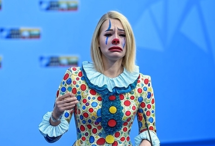 KAJA KALLAS BECOMES CHINA CRYING CLOWN

Kaja Kallas, is usually found strutting around Brussels like she’s the queen of geopolitics, preaching about freedom and sanctions, she’s thinks that single handed she is holding back Russia, while conveniently forgetting her husband’s
