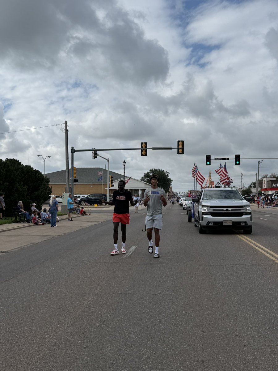Seward_Hoops's tweet image. Happy 4th of July!
A few players joined in on the parade that took place this morning in Liberal!
#GoSaints #GoodToBeGreen ⚔️