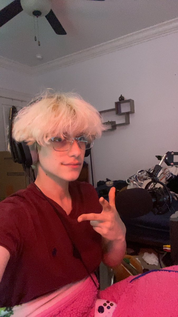 twitch.tv/femboypsycho
Playing Fahrenheit indigo prophecy