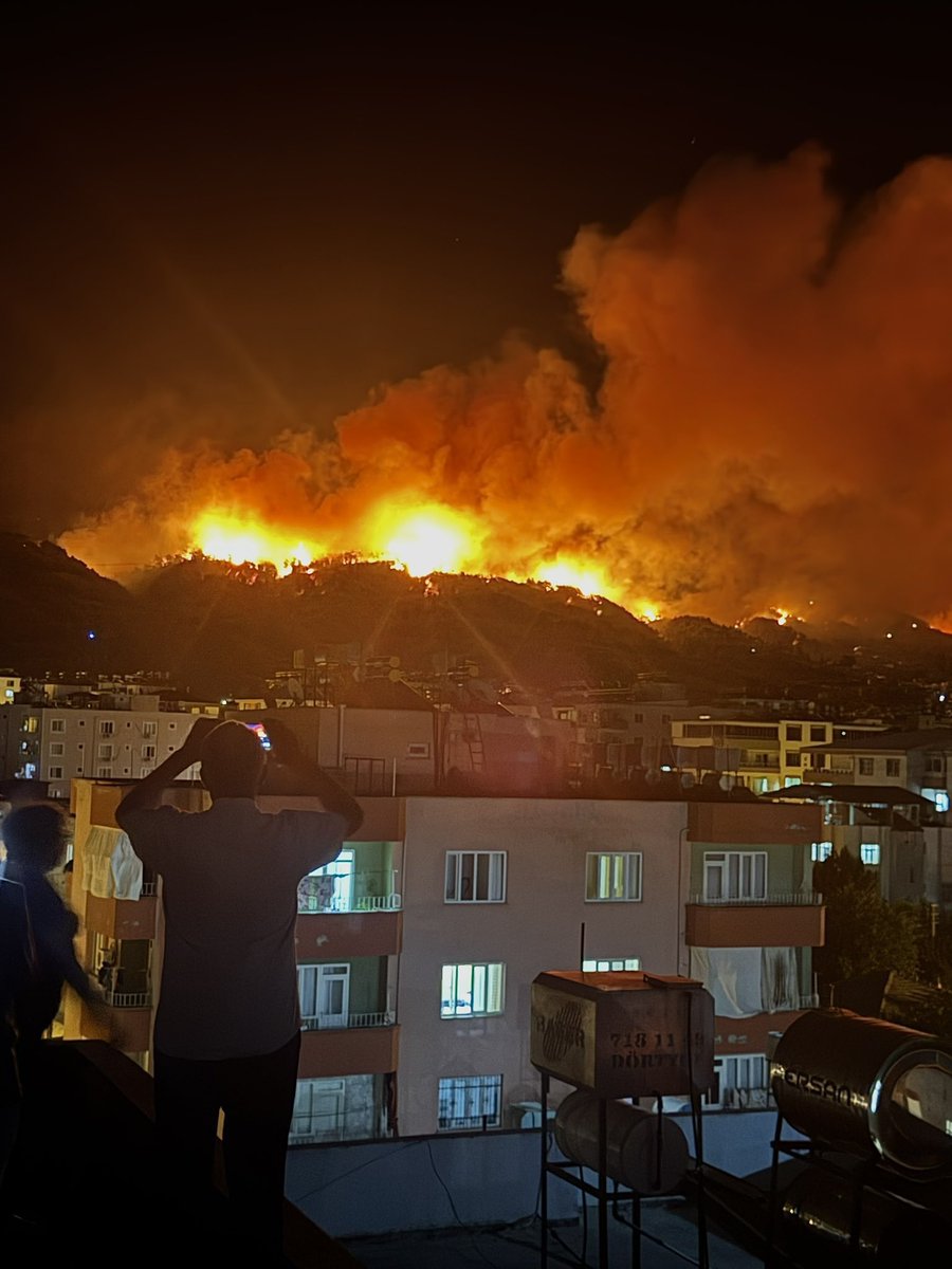 TTAgrup's tweet photo. Hatay yanıyor... https://t.co/brYYgVk7Wz