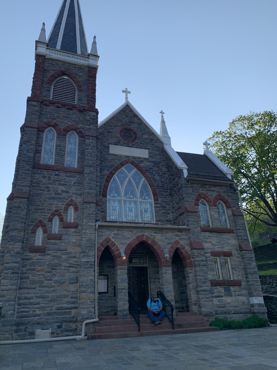 JackInTheBagWV's tweet photo. High on the hill overlooking Harpers Ferry is St.Peter's Catholic Church (built 1830-1833). It's the only church on government land and survived Civil War bombardments! Amazing views from here! #harpersferry #jackinthebag #stpeterscatholicchurch #historicstructures #travelingjack https://t.co/x15xdZTcmE