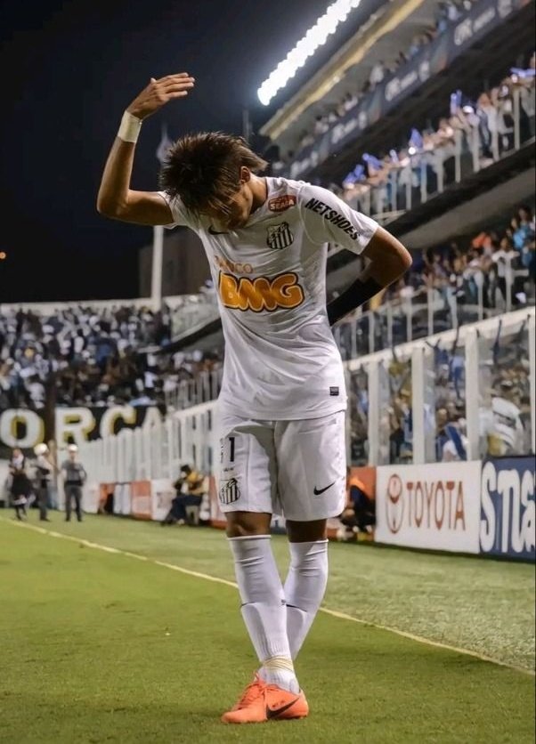 skill_000's tweet photo. E o Neymar erra mais uma vez

1° foi pro psg

2° saiu do PSG: PSG ganha a champions 

3° foi pra Arábia: LCA 

4° RECUSOU JOGAR O MUNDIAL PELO FLUMINENSE: FLUMINENSE ESTA NA SEMI FINAL 

É muito azar ou carma por divulgar blaze, isso não é normal. https://t.co/6L3lmY4Q8k