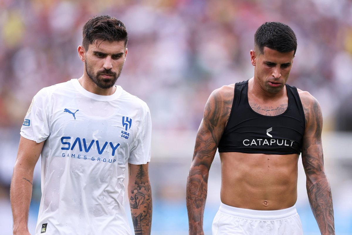 Eles ganharam o jogo só de estarem em campo. 

É preciso uma atitude GIGANTESCA para que consigam jogar nestas circunstâncias (especialmente o Rúben que perdeu o melhor amigo ontem). 

Estão nos nosso corações! 🤍