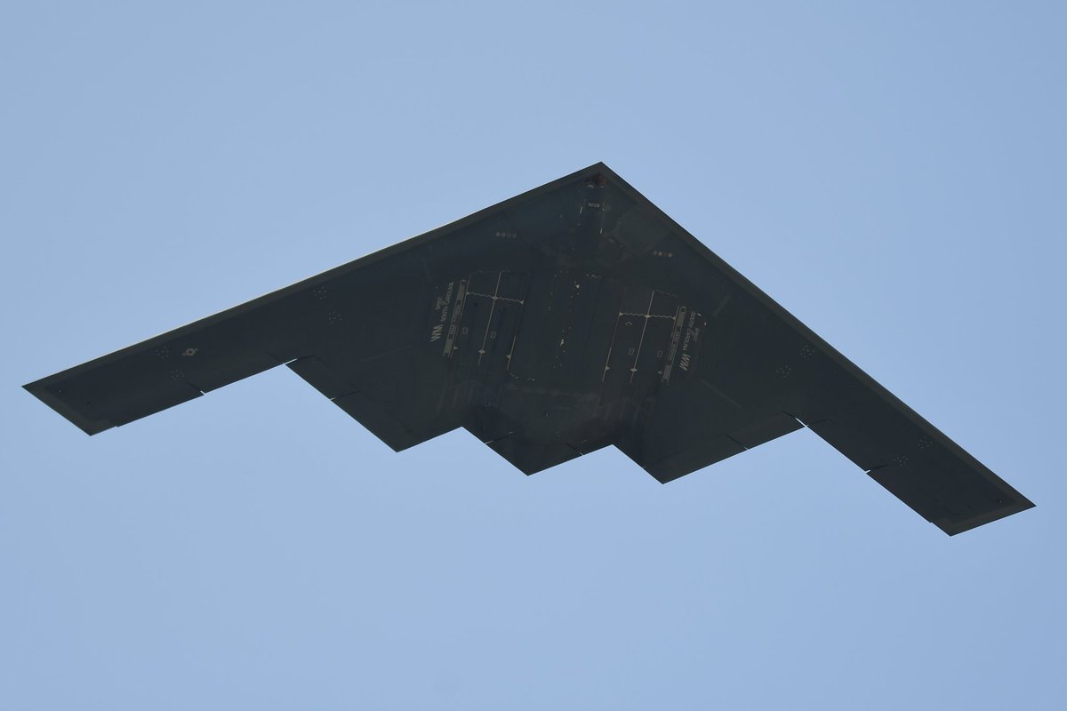 KSOSINT's tweet image. Fourth of July B-2, F-22, and F-35 flyover of the White House