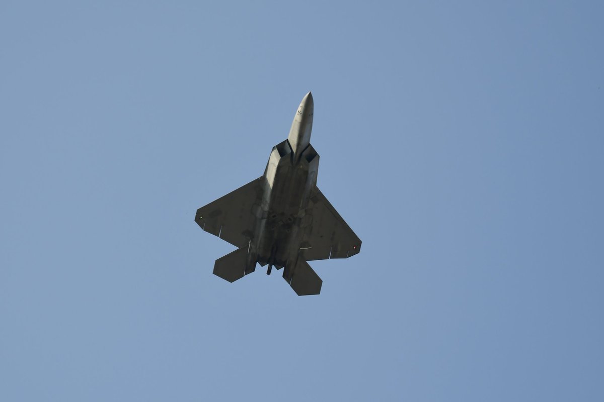 KSOSINT's tweet image. Fourth of July B-2, F-22, and F-35 flyover of the White House