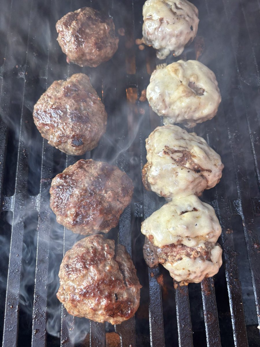 sonofsarah's tweet image. Happy 4th!! 🍔🍰🎇🇺🇸