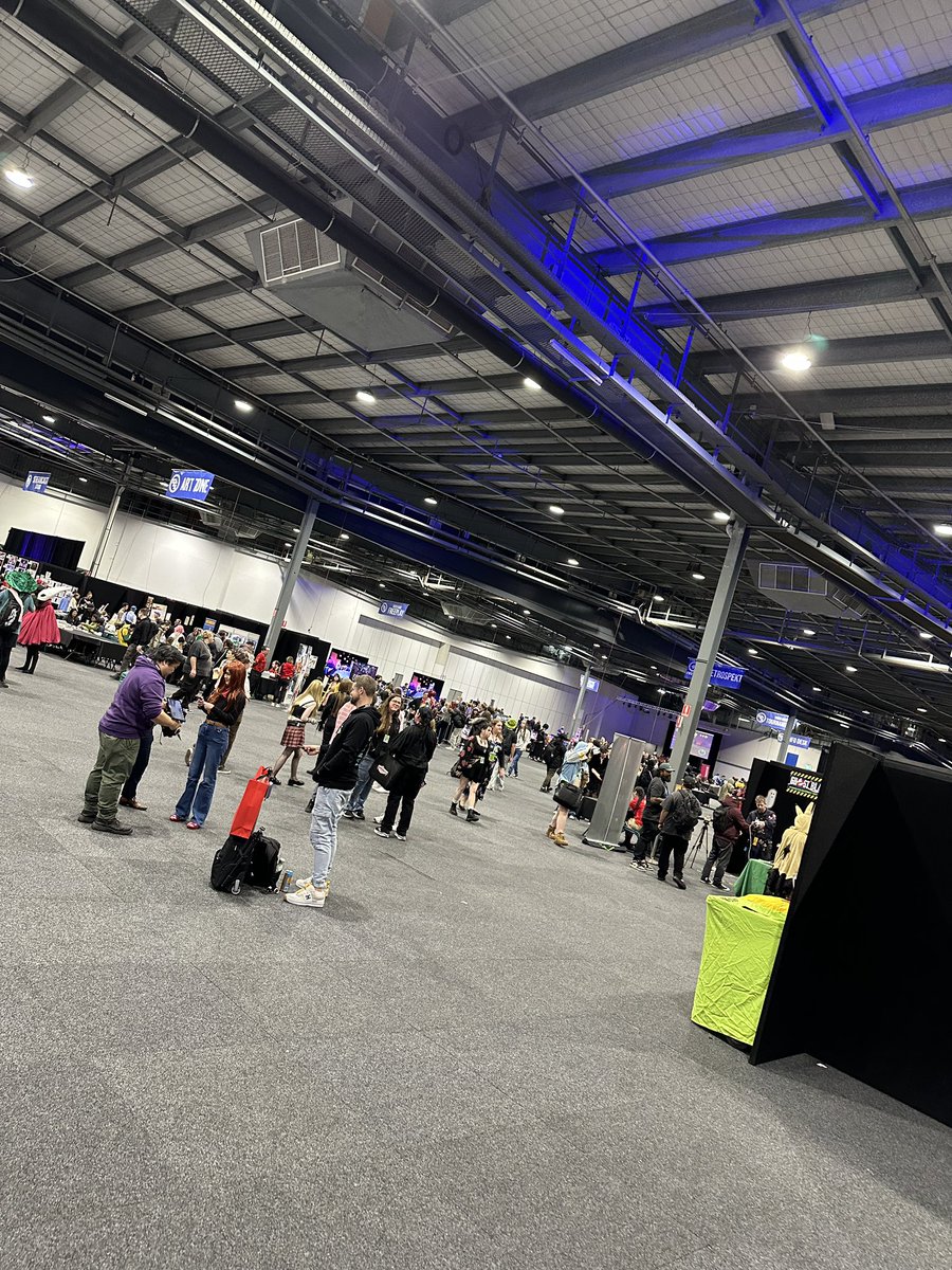 fillman86's tweet image. I found the quietest corner of @TeamAVCon_ , it’s filled with so many colourful peoples