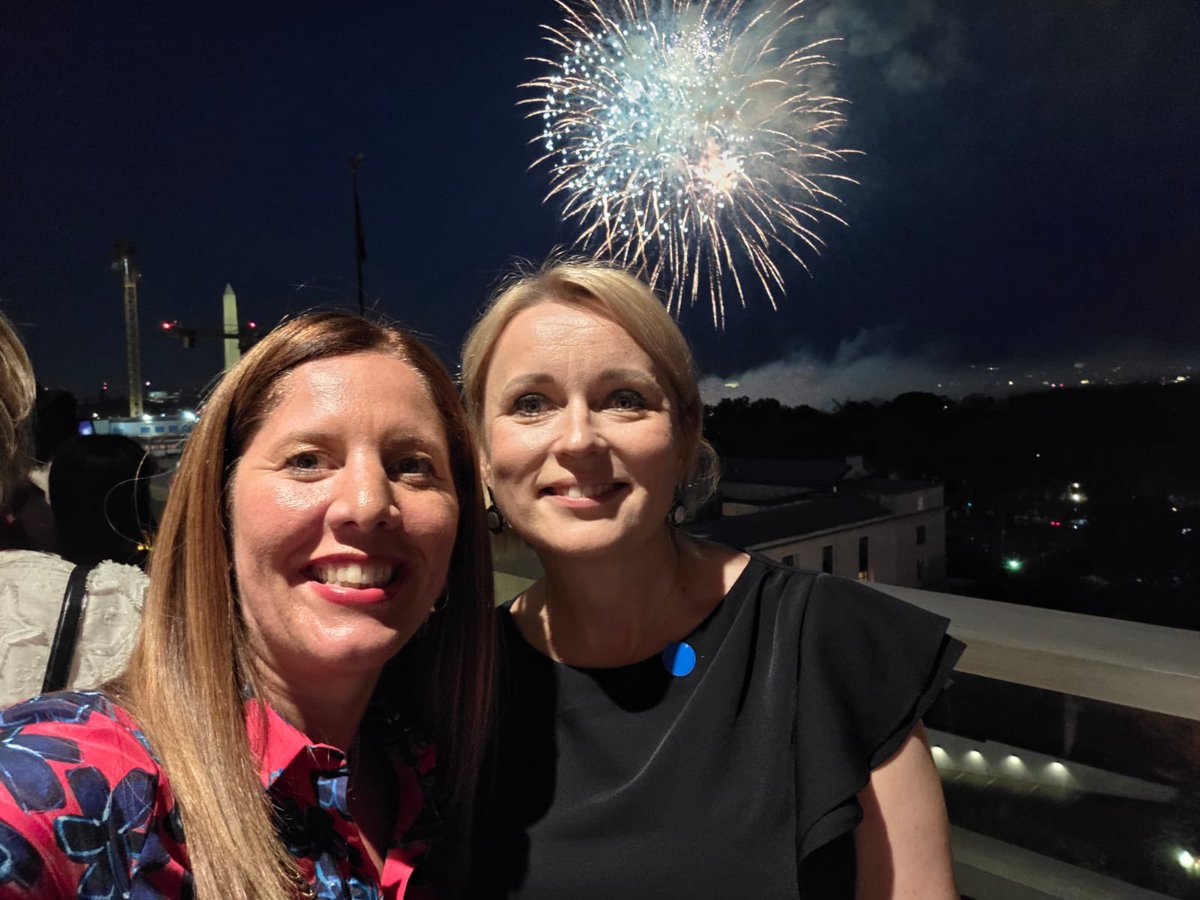 EUAmbUS's tweet image. Thank you @SecRubio for hosting the diplomatic community in celebration of #IndependenceDay. Couldn’t ask for a better view of the great fireworks show!