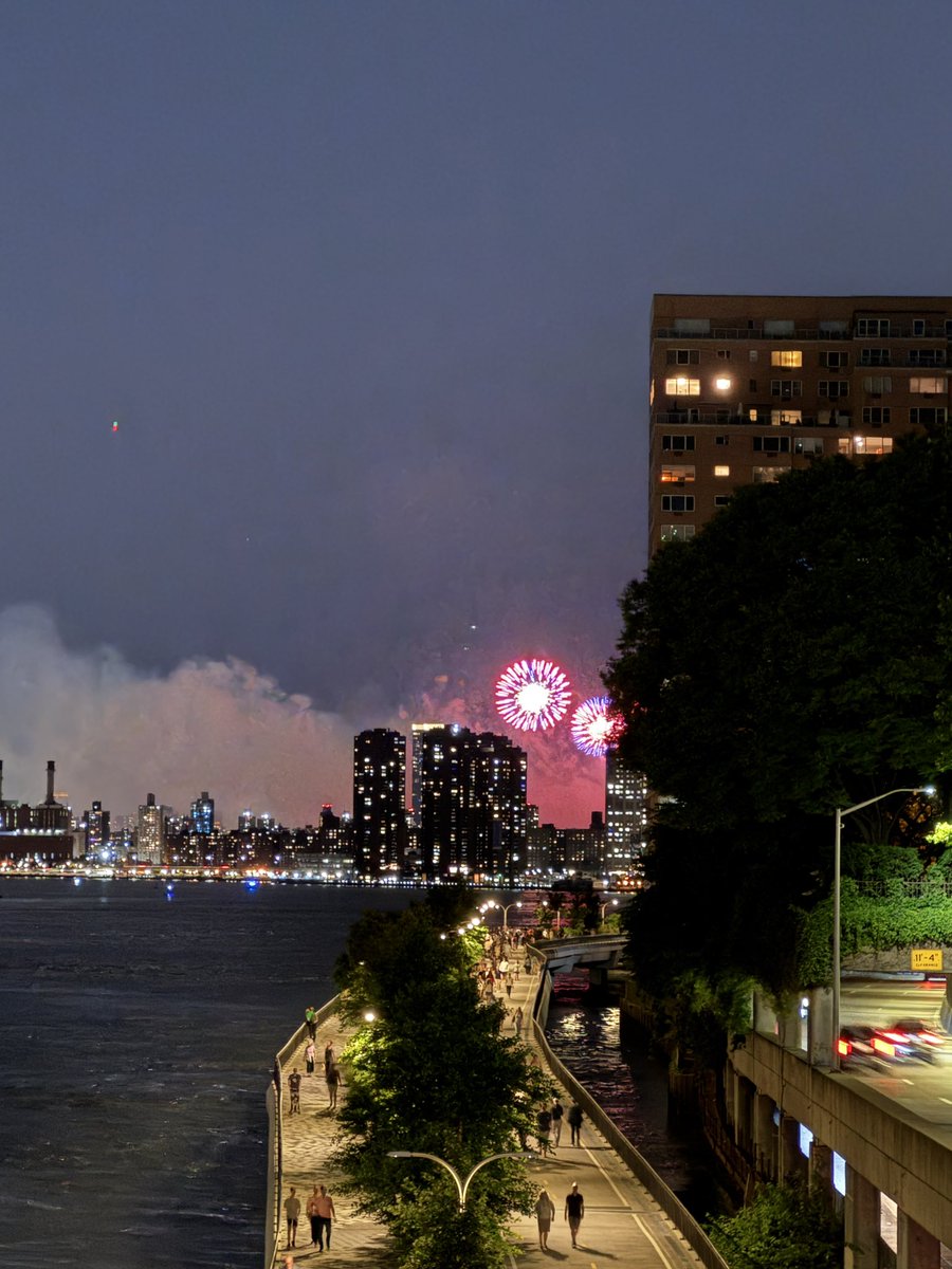 CZinNewYork's tweet image. Happy 249th Birthday to our friends & allies in the United States from @CZinNewYork ! 🇺🇸🤝🇨🇿
#IndependenceDay
