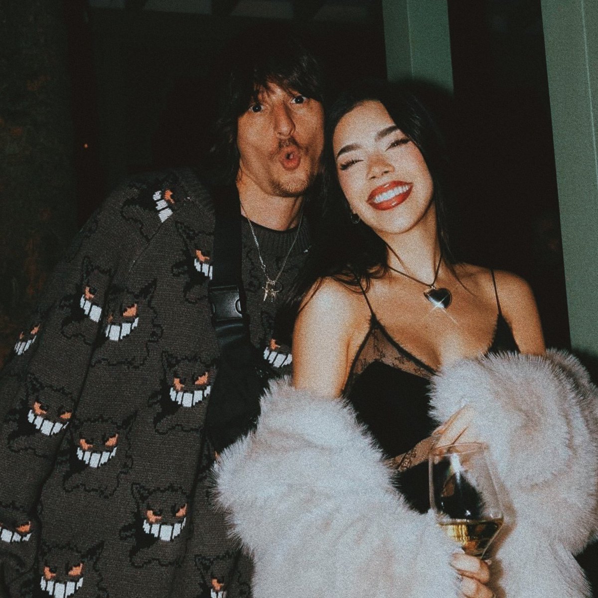 “AyMami” (<a href="/Dannocean/">Danny Ocean</a> &amp; @KeniaOs) se mantiene siendo la canción MÁS vendida (#1) en iTunes México.